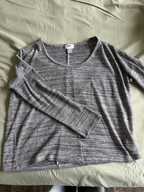 Cozy Heathered Gray Women's Long-Sleeve Top